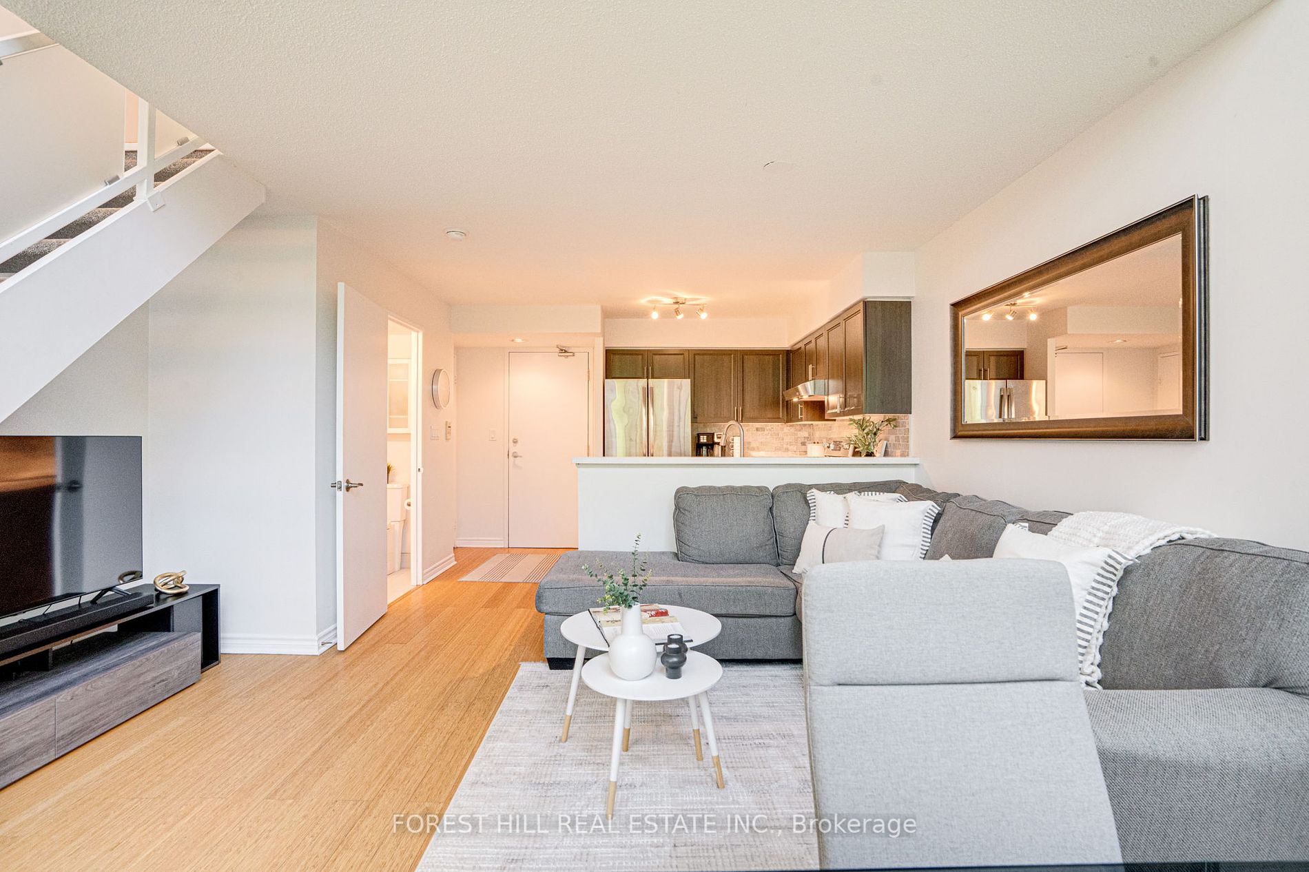 200 Manitoba Street #212