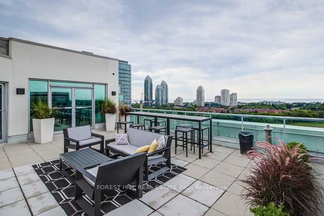 200 Manitoba Street #212