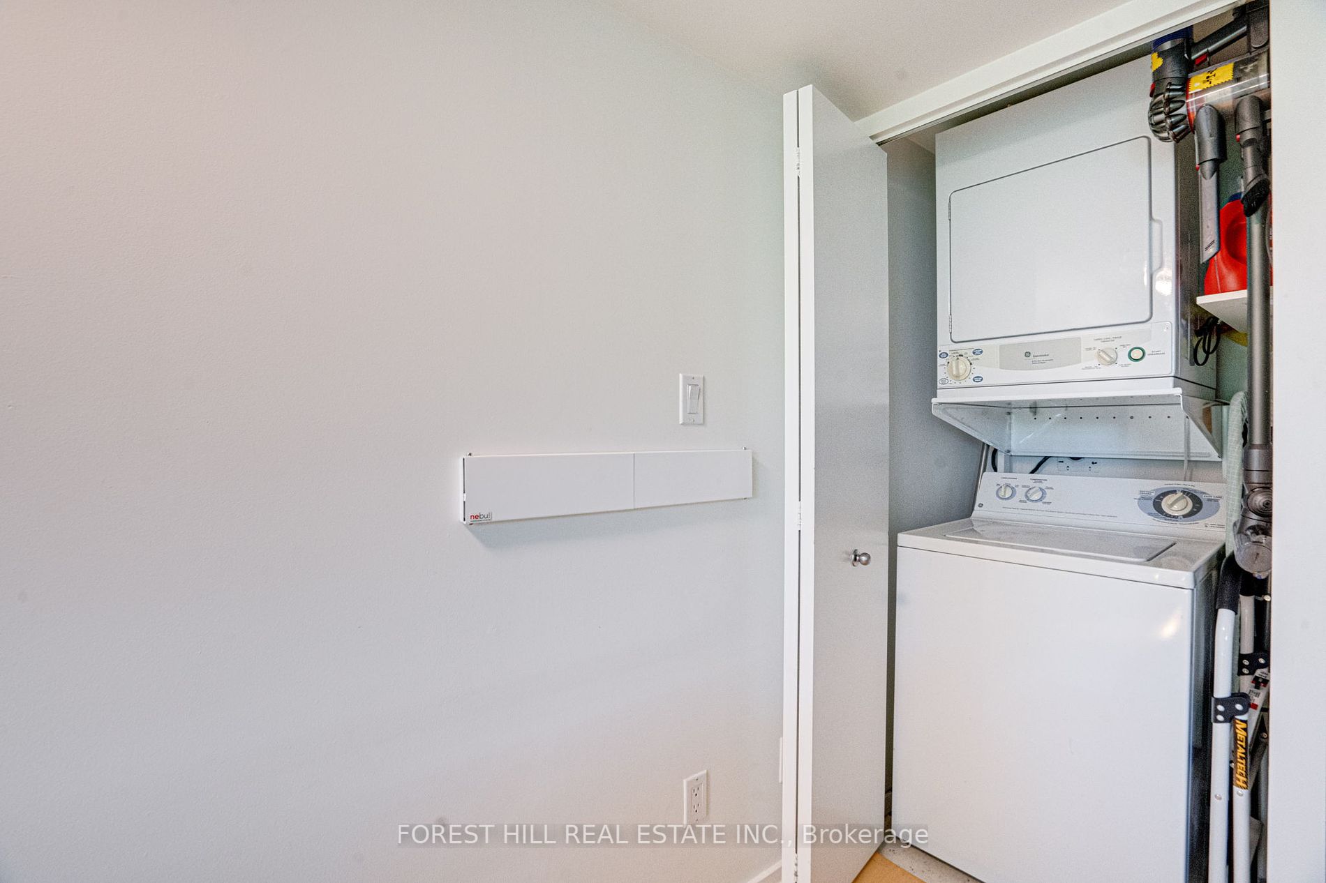 200 Manitoba Street #212