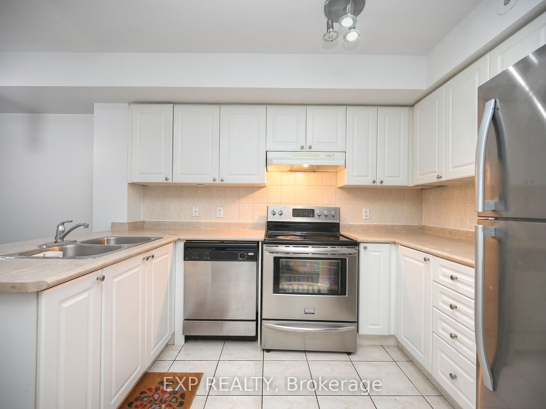 601 Shoreline Drive #122