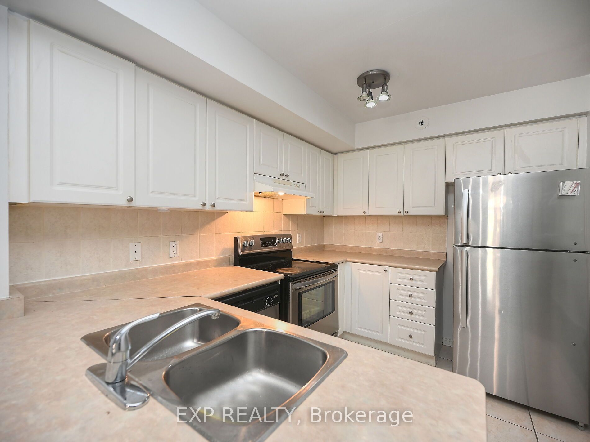 601 Shoreline Drive #122