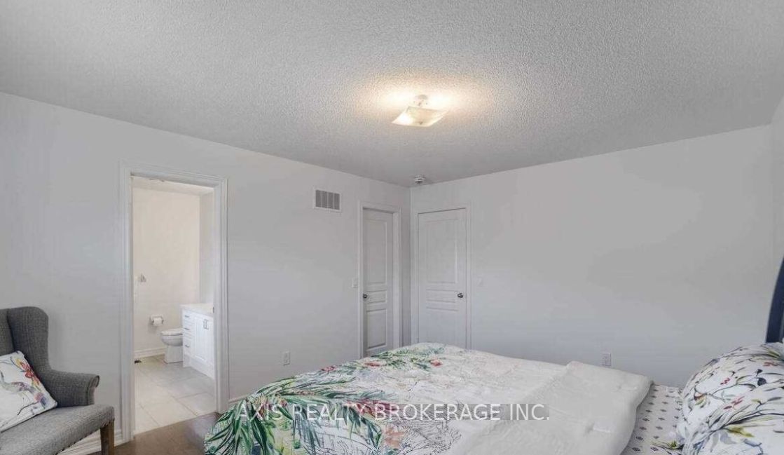 15 Grove End Way