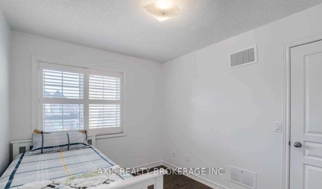 15 Grove End Way