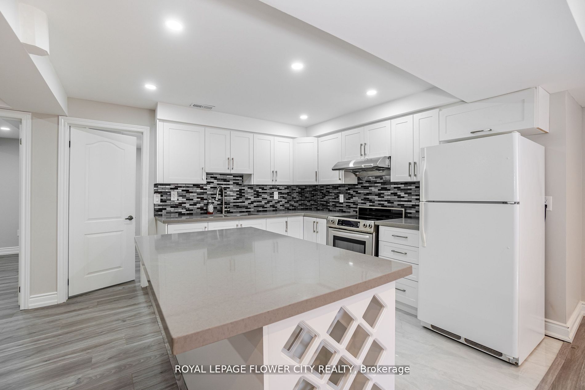 36 Louvain Dr