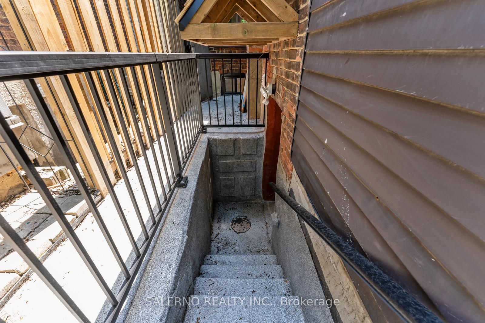 1448 Bloor Street W