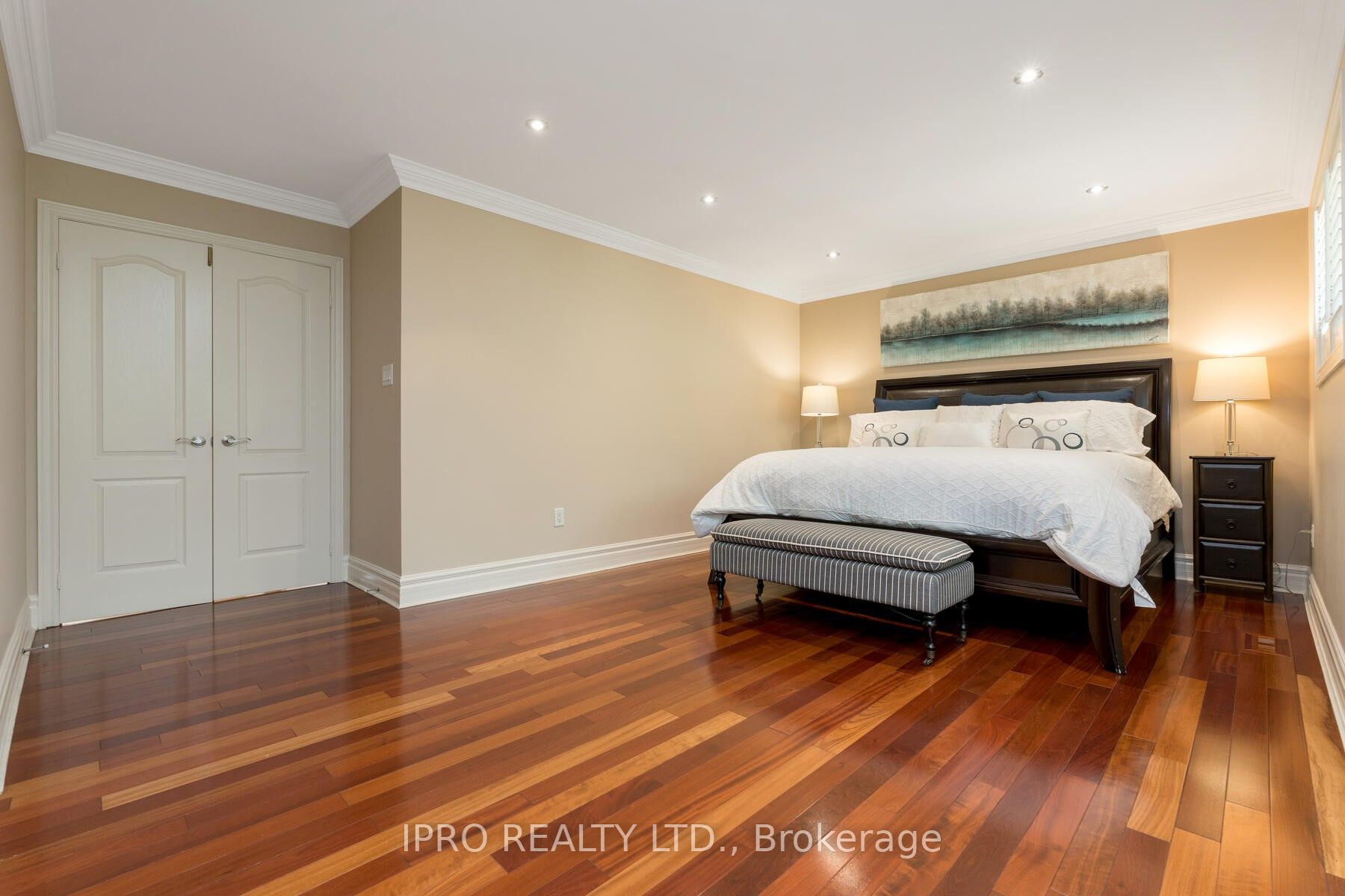 41 Gollop Crescent