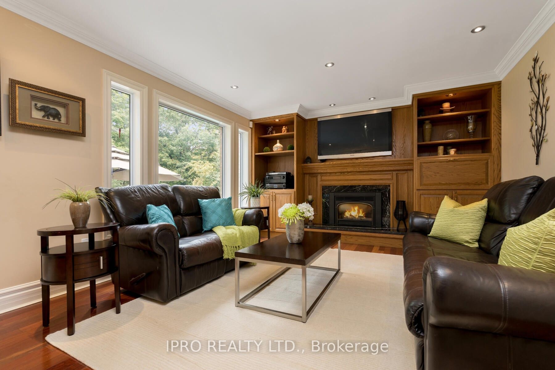41 Gollop Crescent