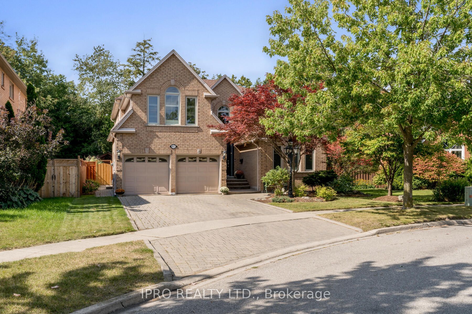 41 Gollop Crescent