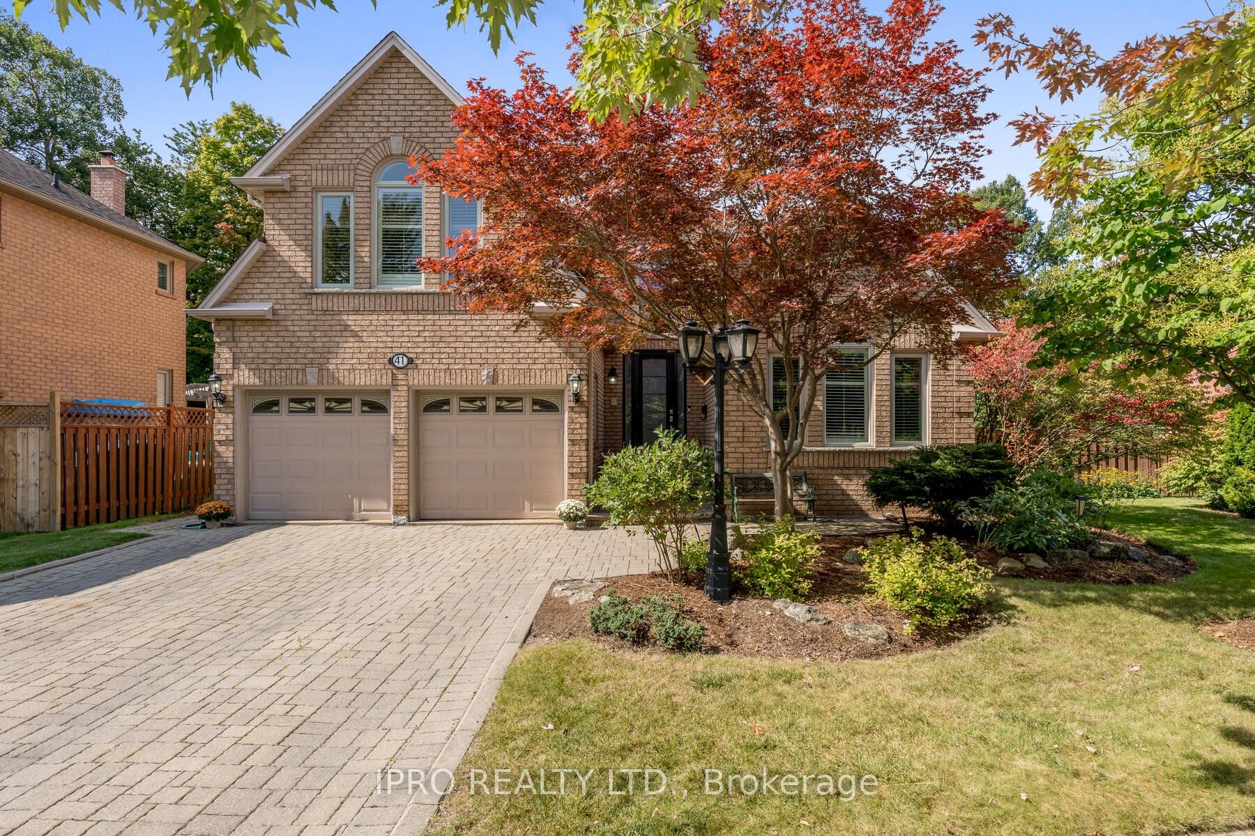 41 Gollop Crescent
