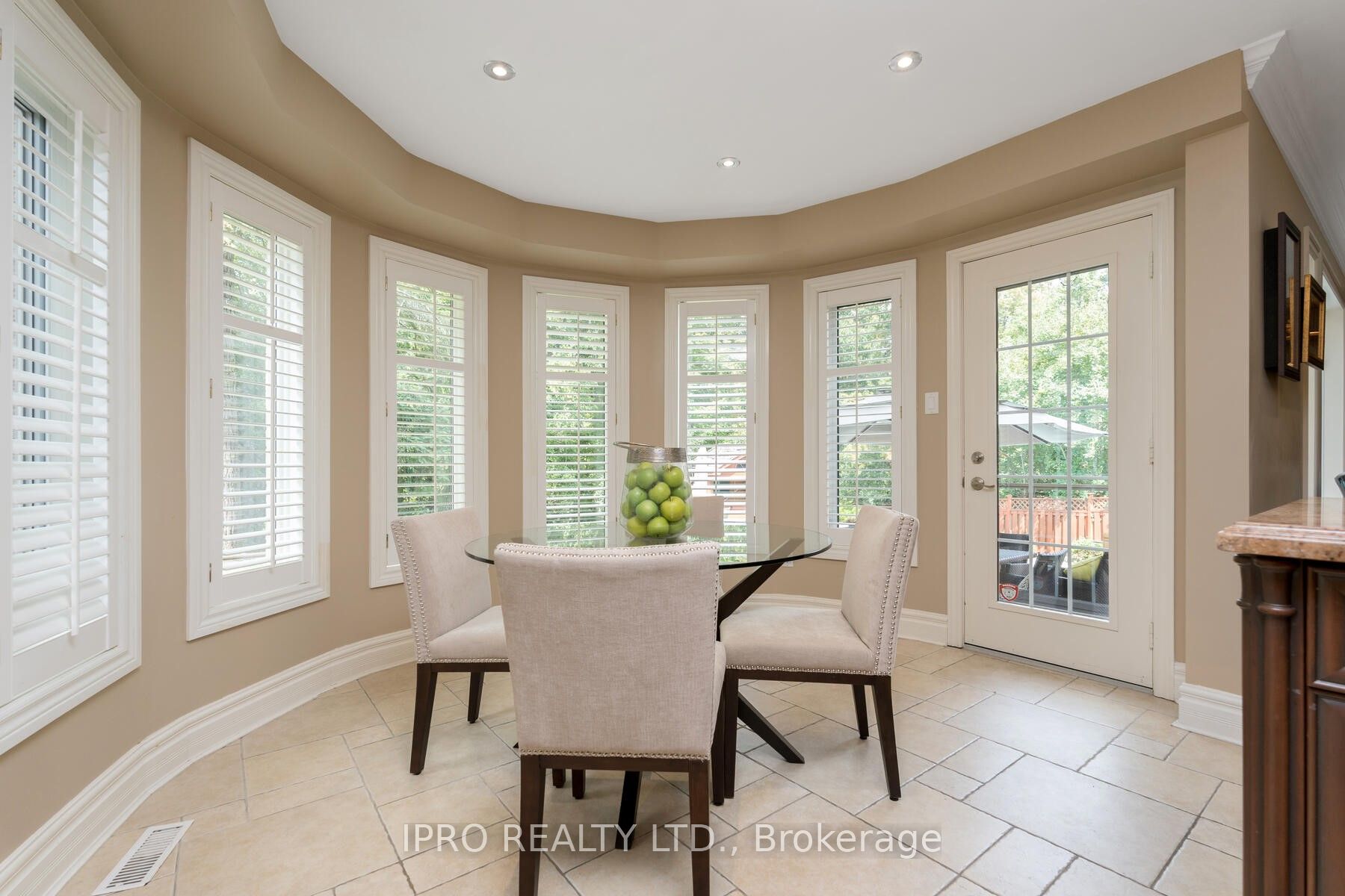 41 Gollop Crescent