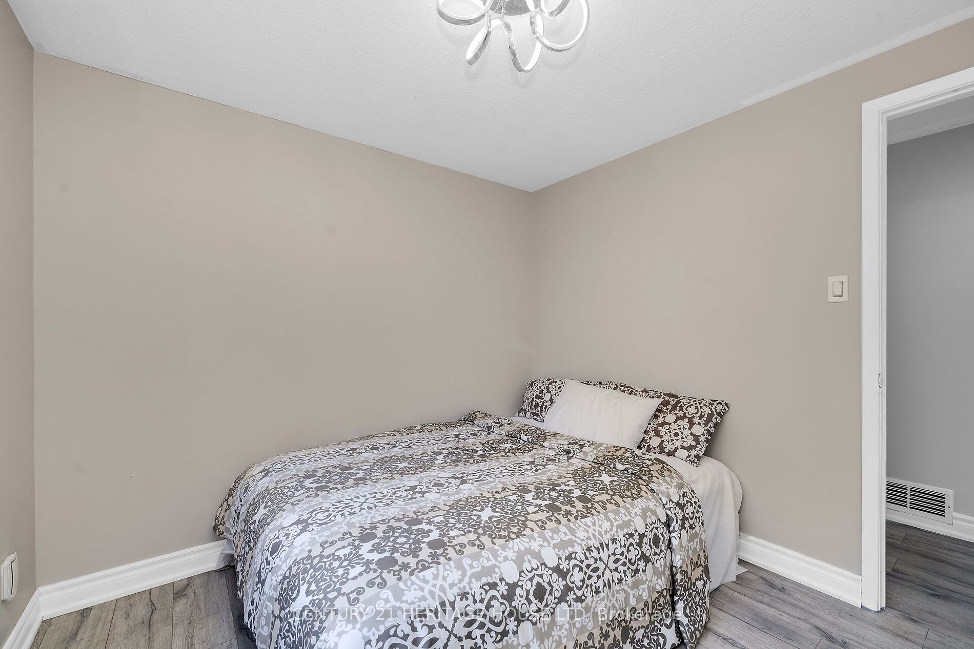 63 Faludon Dr