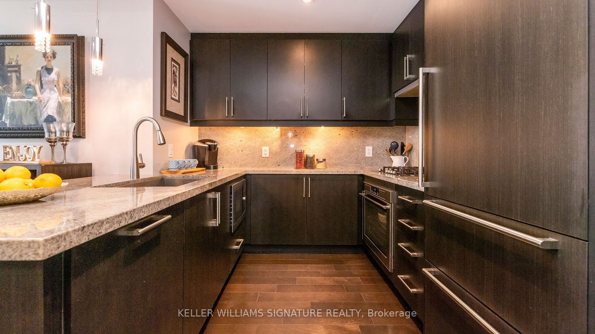 3500 Lakeshore Road W, #808