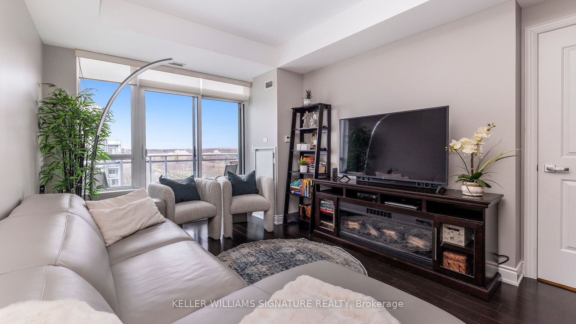 3500 Lakeshore Road W, #808