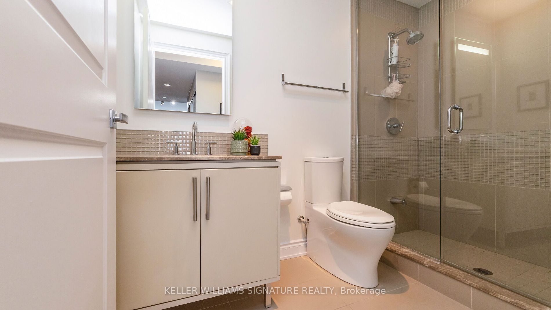 3500 Lakeshore Road W, #808