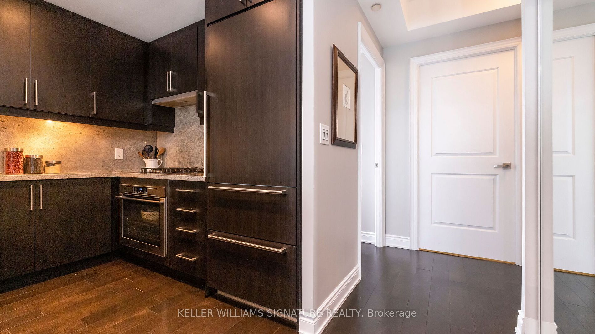 3500 Lakeshore Road W, #808