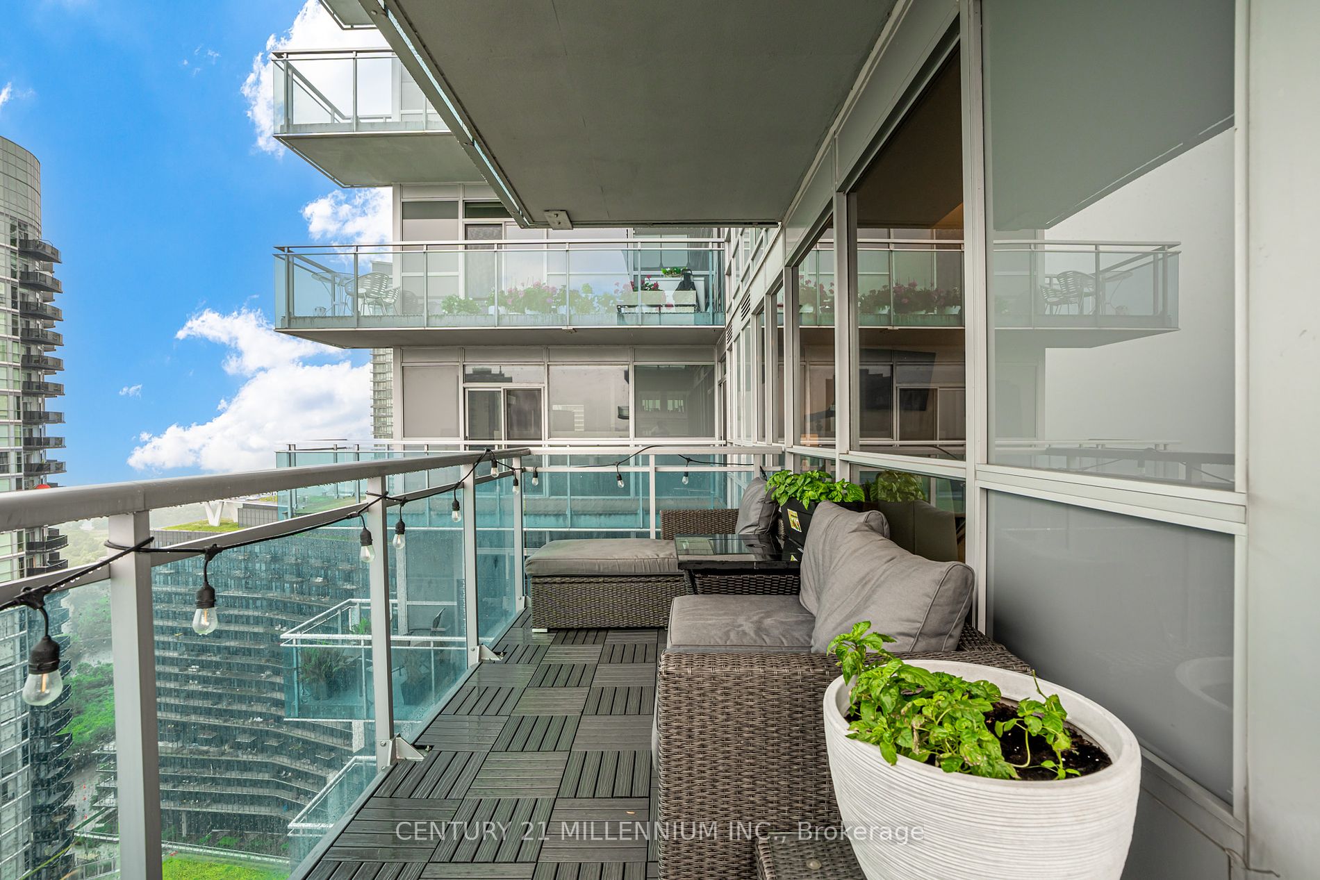 16 Brookers Lane, #2407