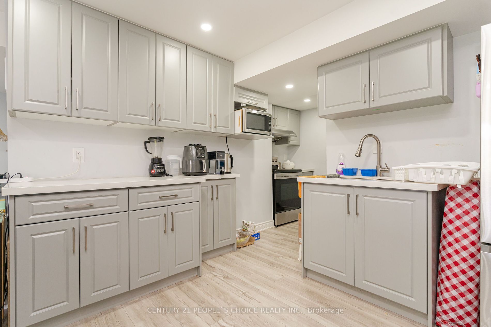 45 Hawtrey Rd