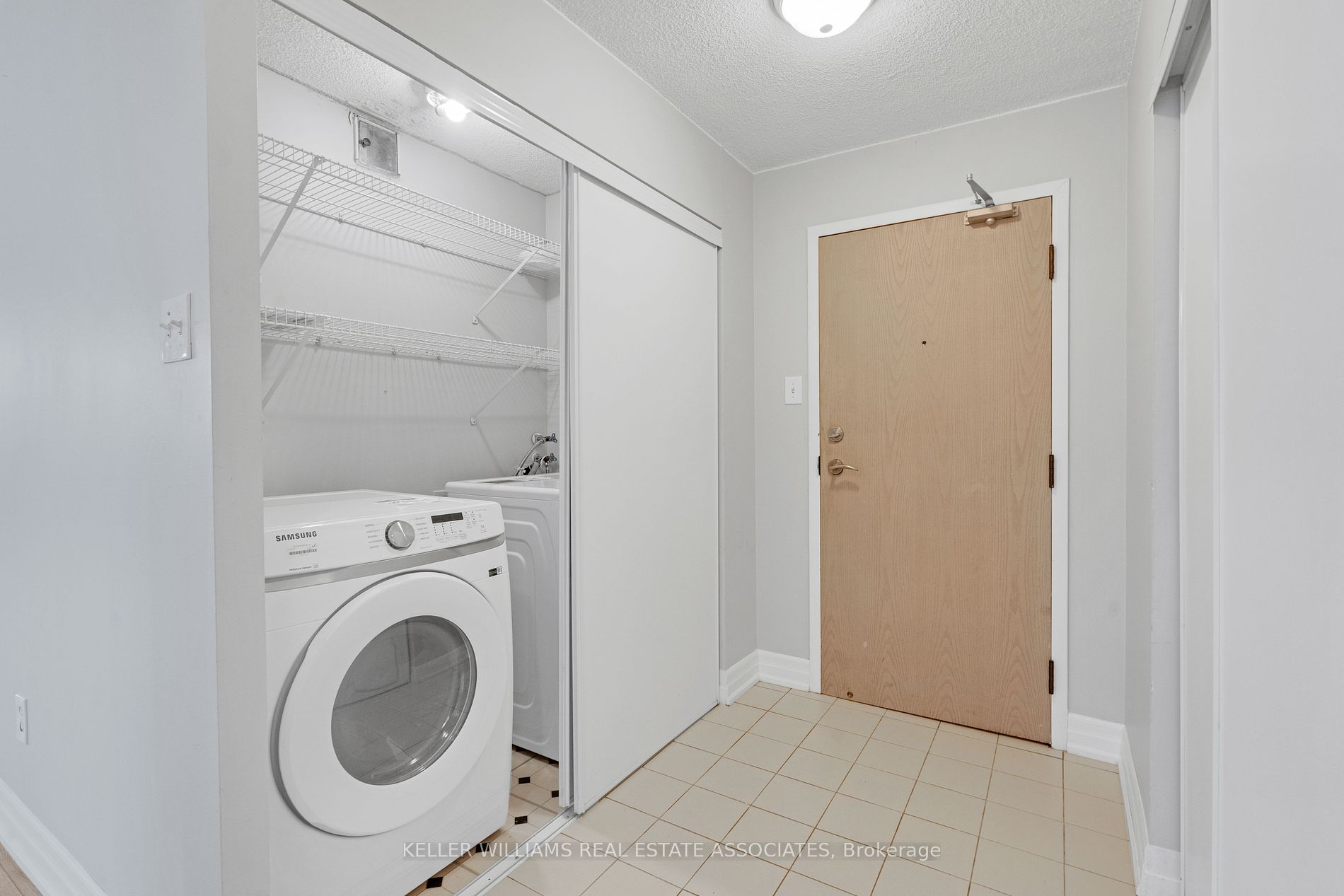 330 Rathburn Road W, #208