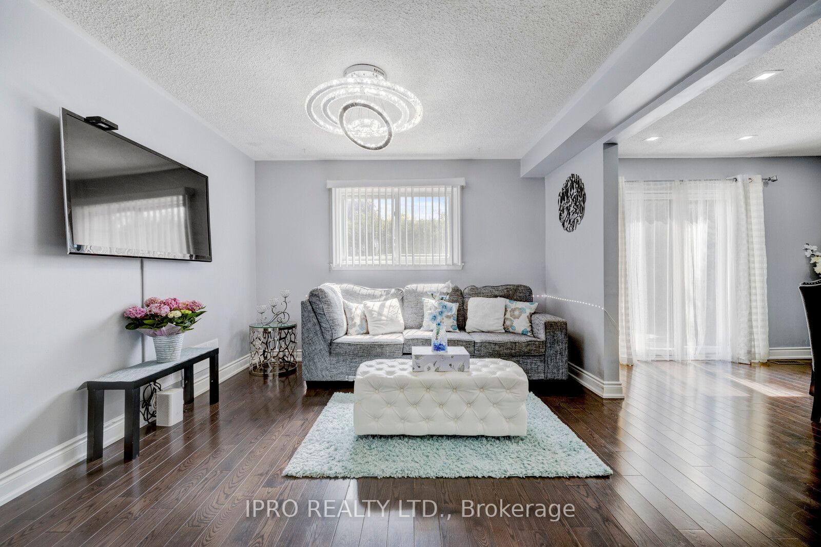 12 Charing Drive