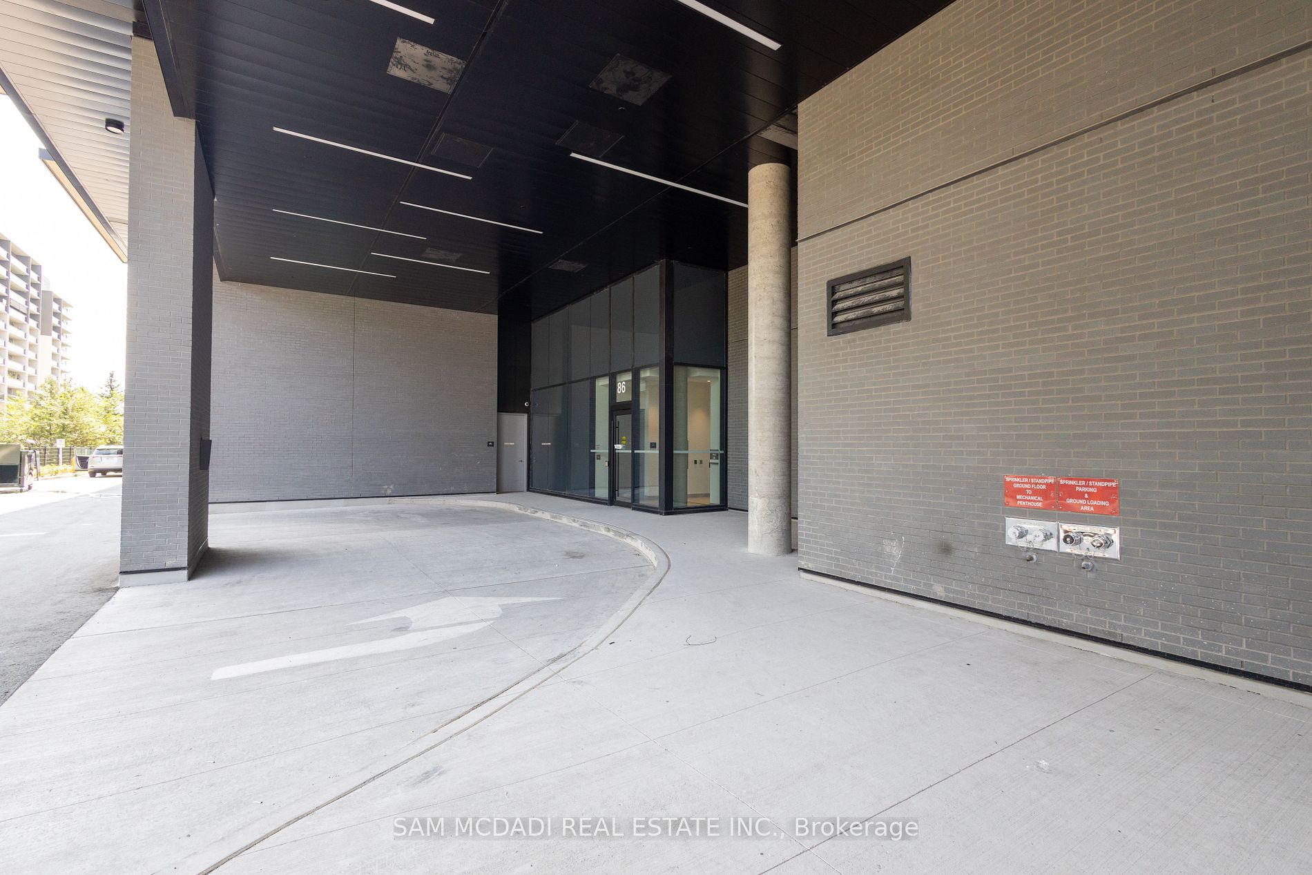 86 Dundas Street E #1517