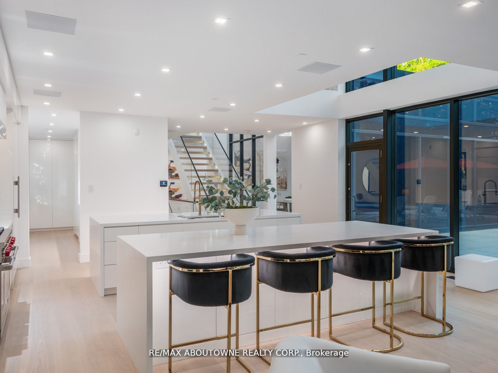210 Chartwell Road