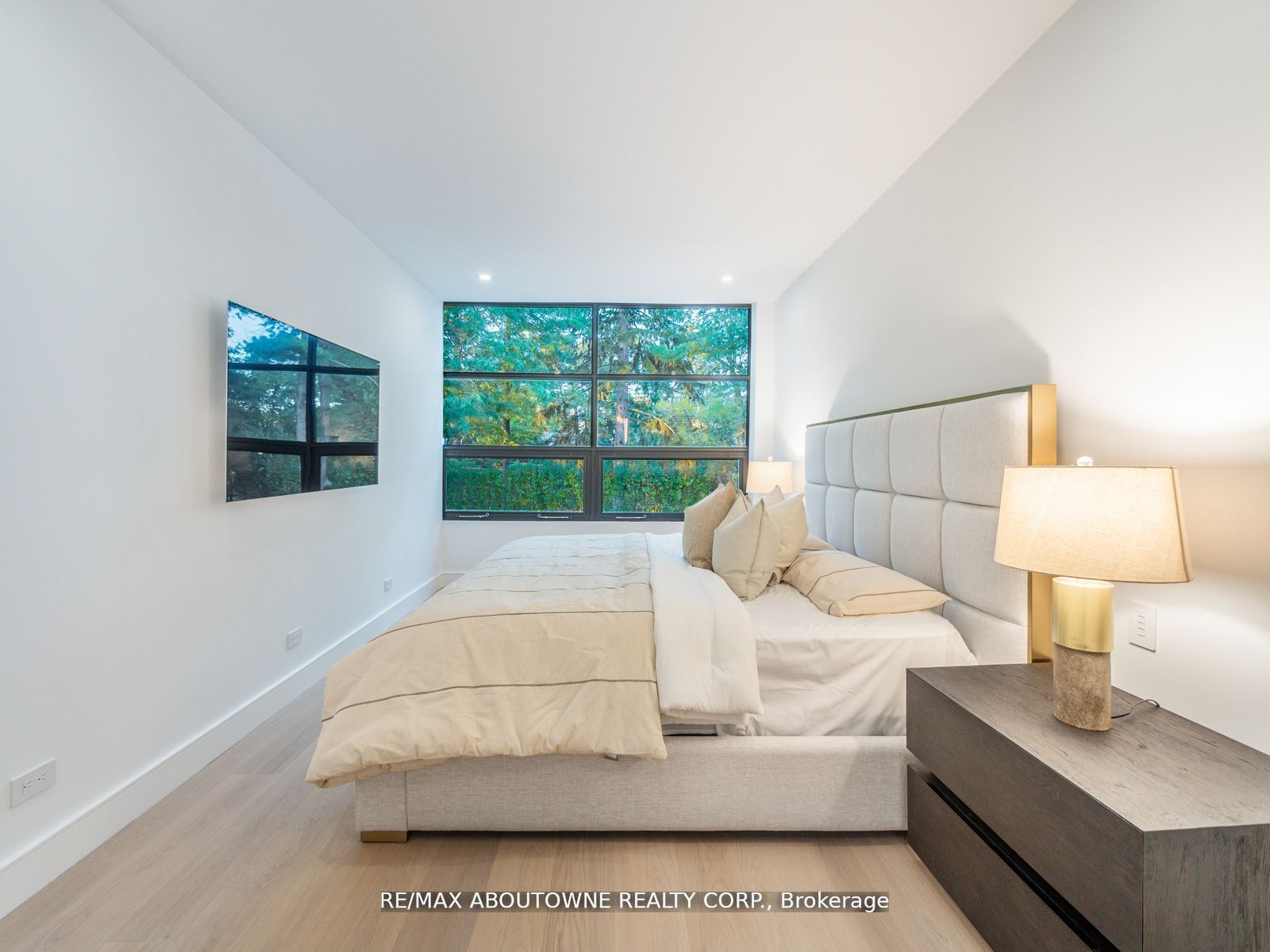 210 Chartwell Road