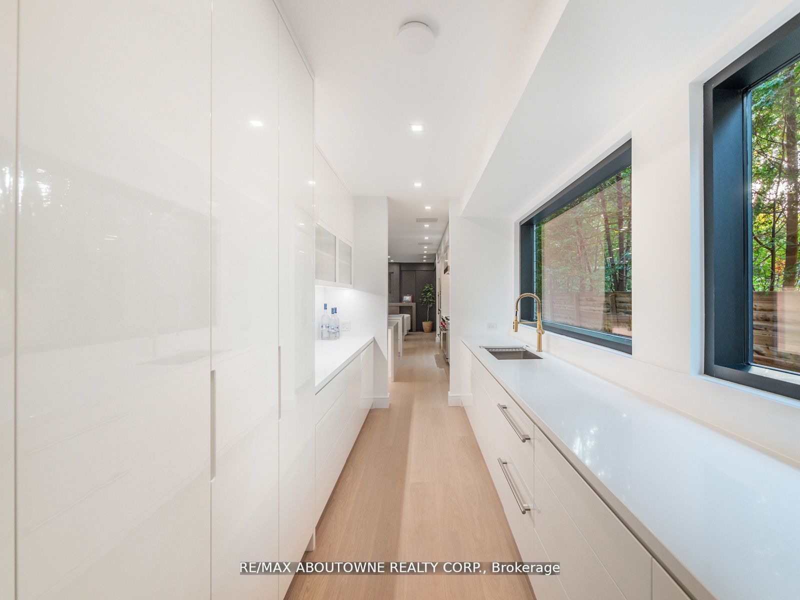 210 Chartwell Road