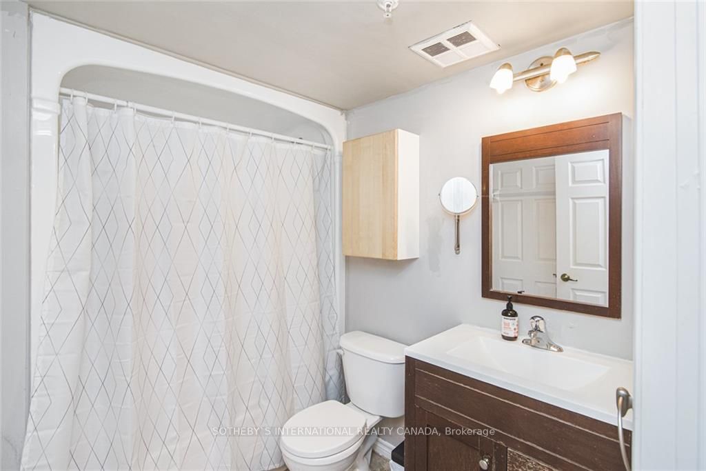 1451 Walker's Line, #103