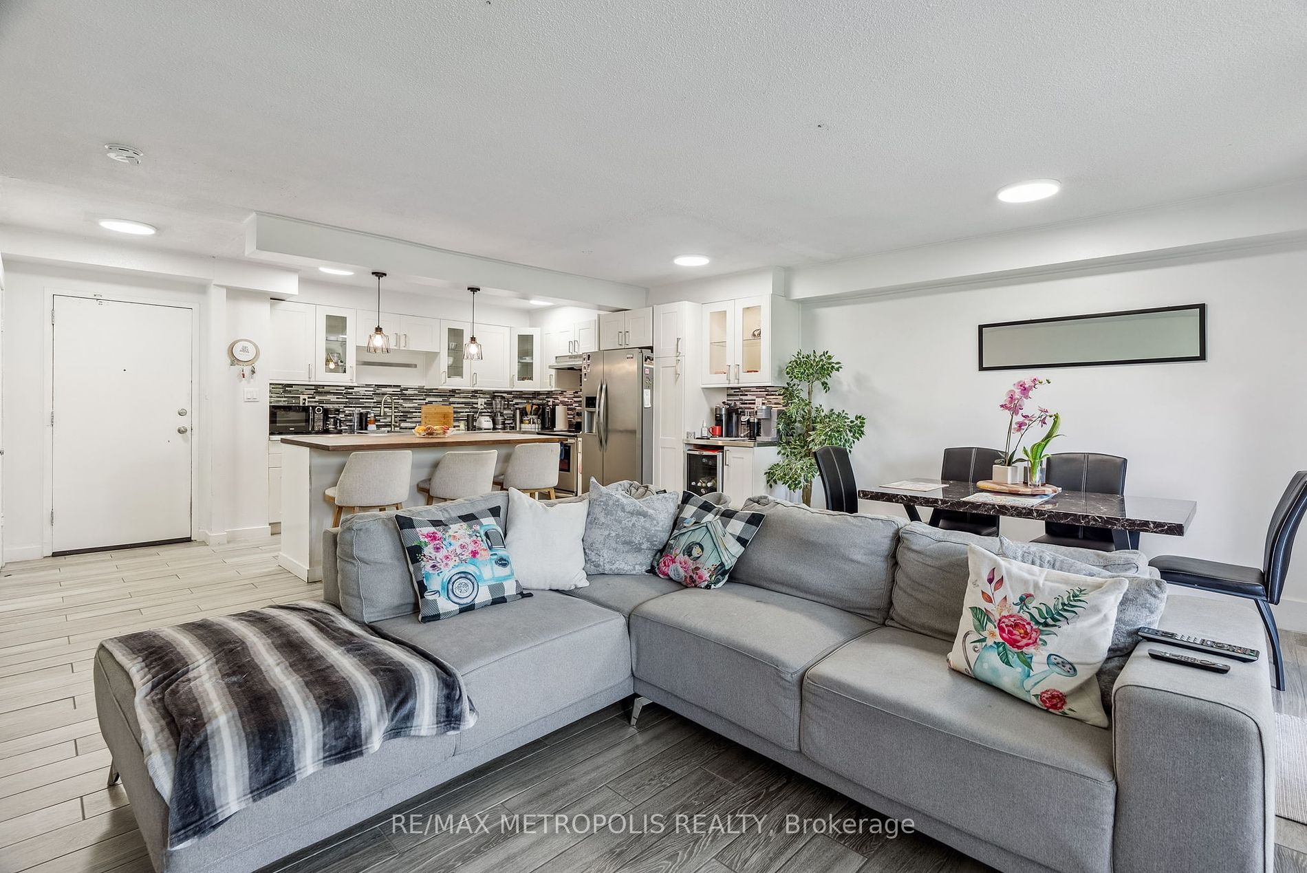 15 London Green Crt, #509
