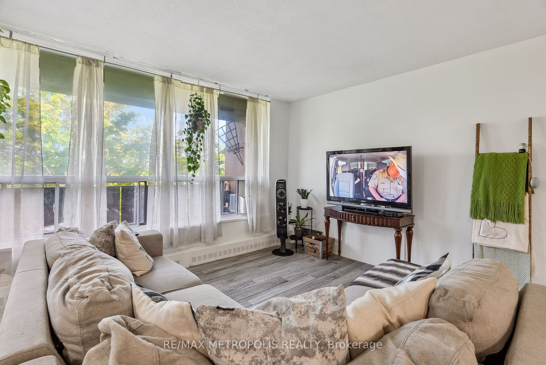 15 London Green Crt, #509