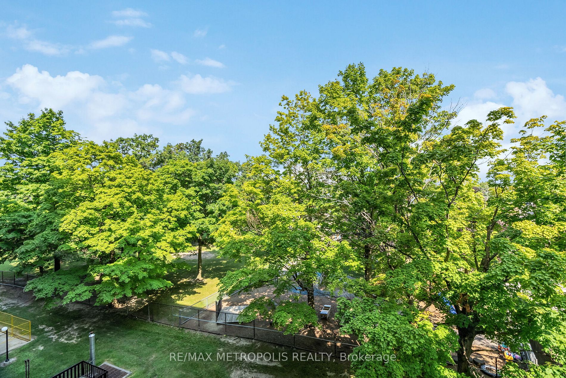 15 London Green Crt, #509