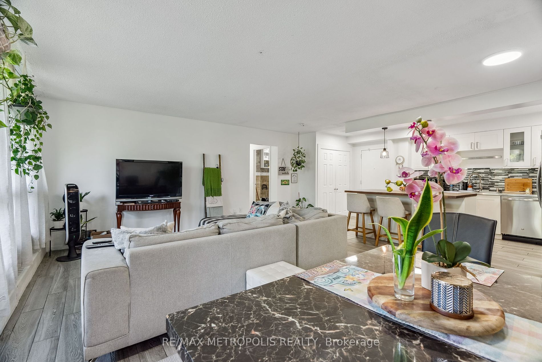 15 London Green Crt, #509