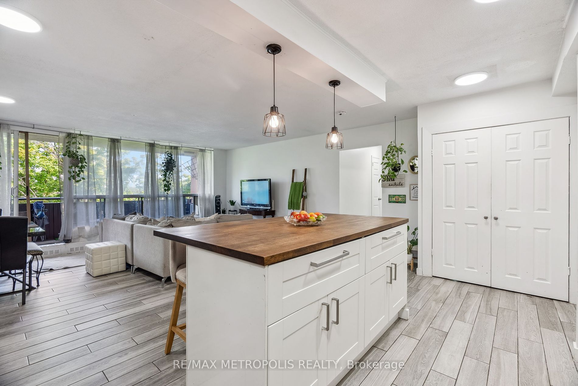 15 London Green Crt, #509