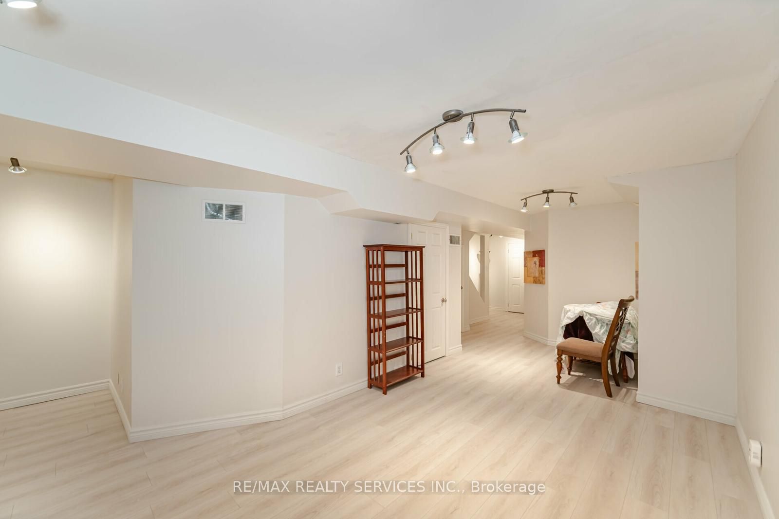 200 Cresthaven Road, #98