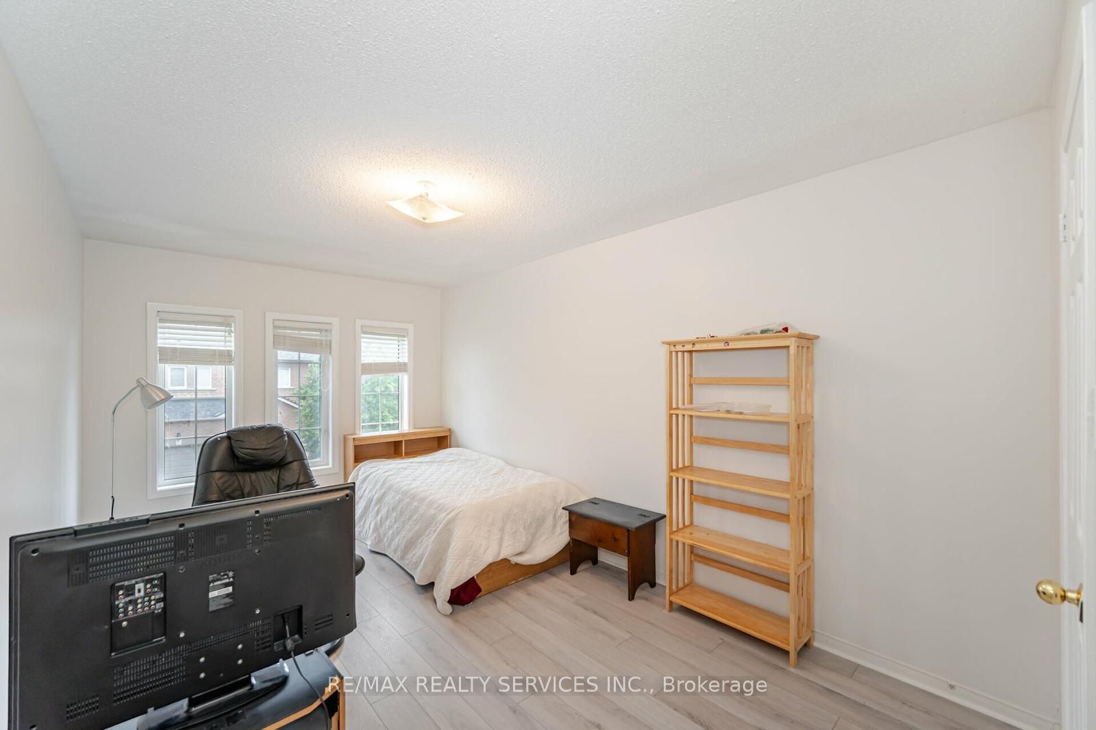 200 Cresthaven Road, #98
