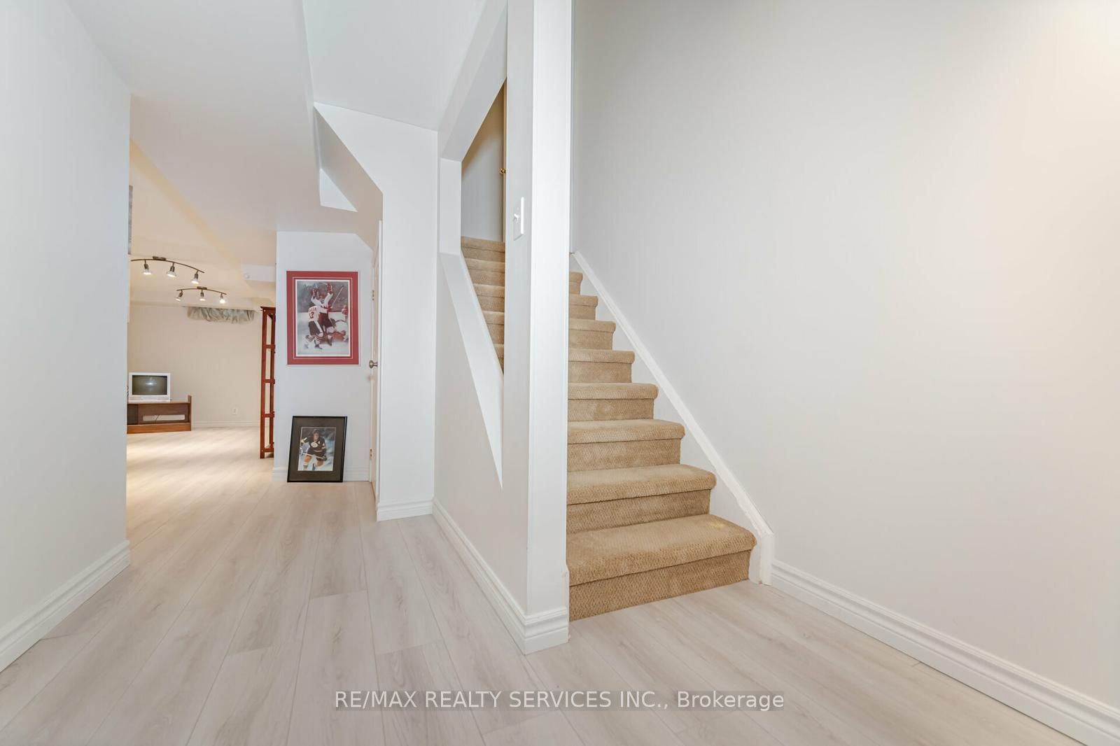 200 Cresthaven Road, #98