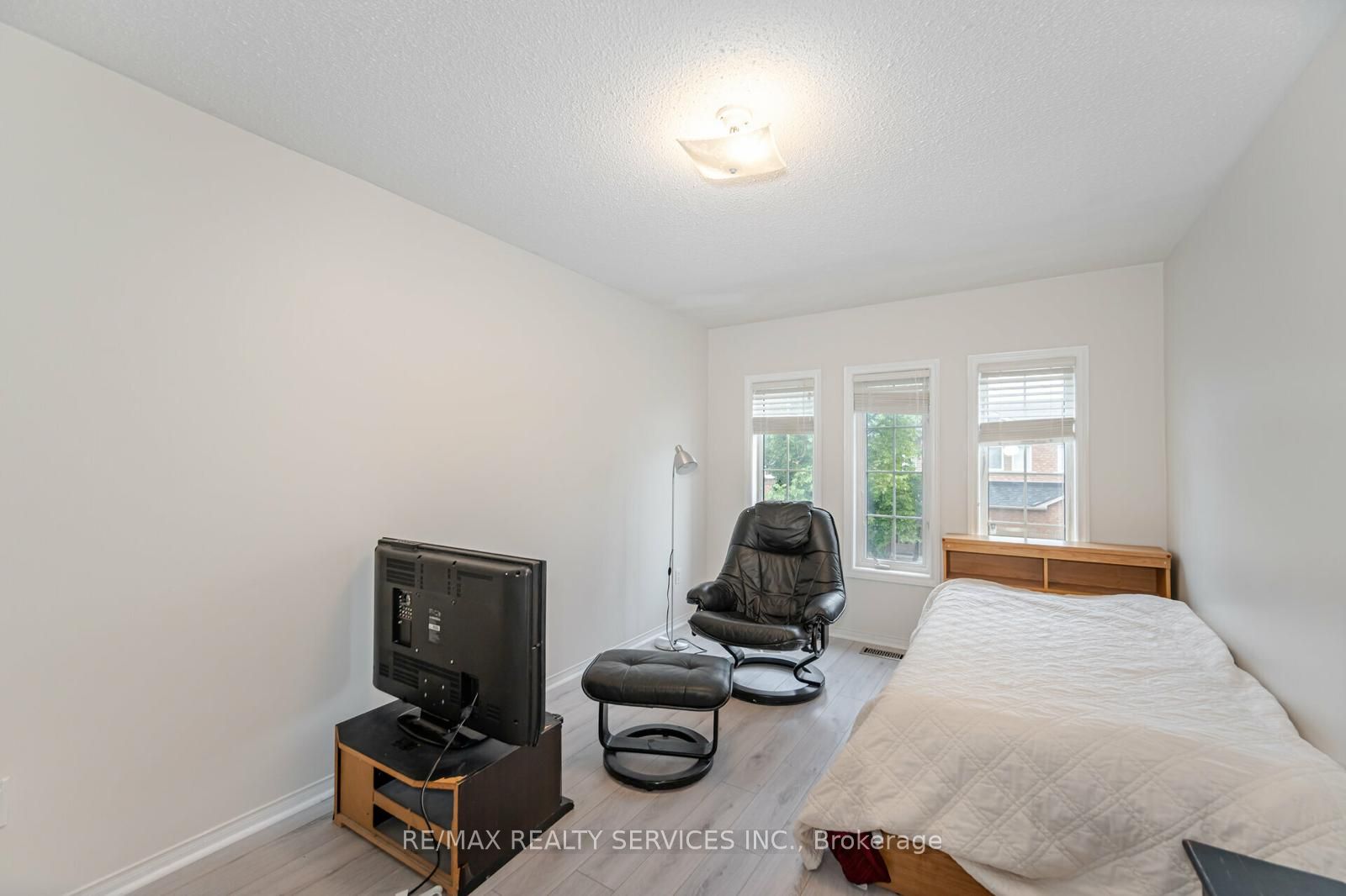 200 Cresthaven Road, #98