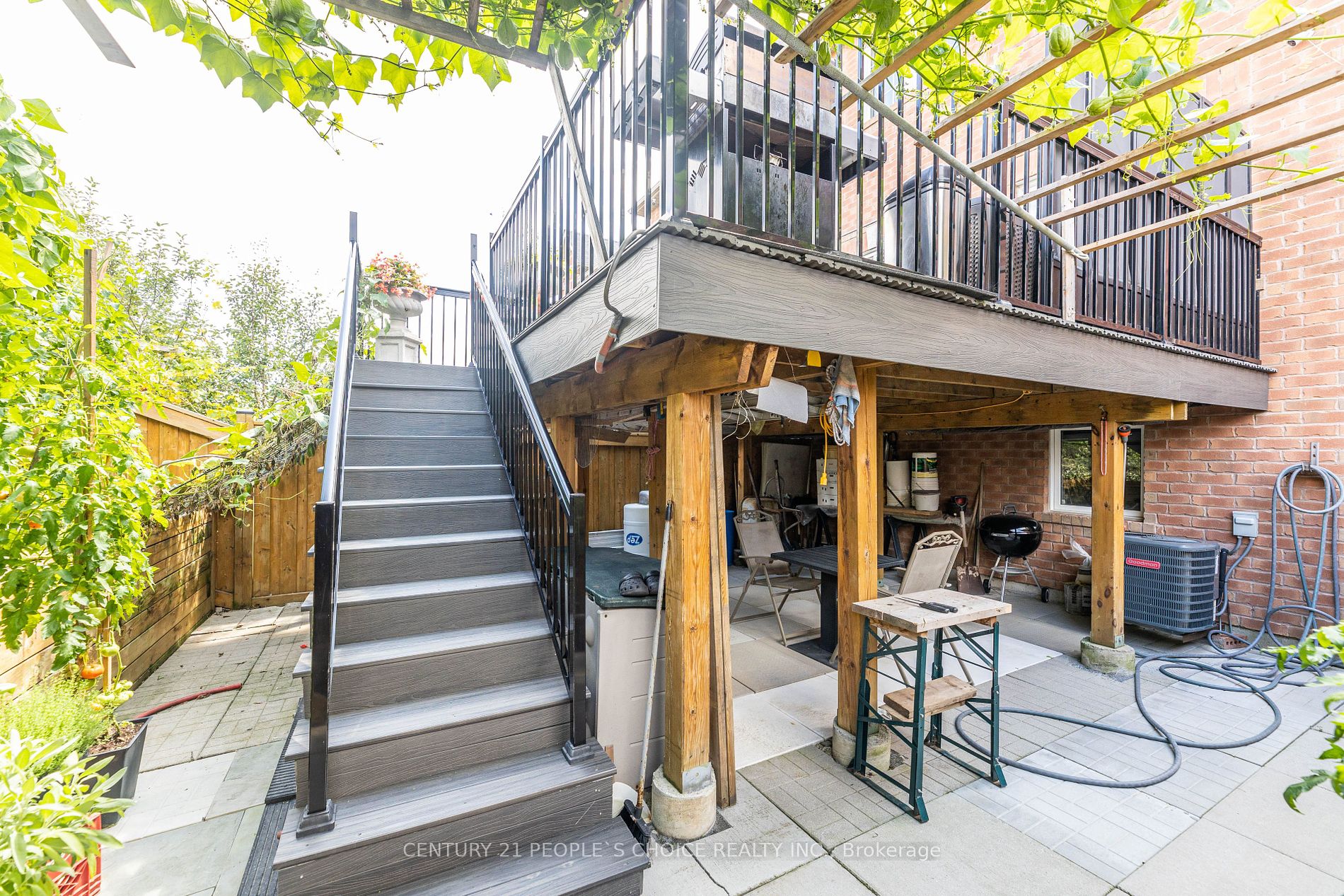 16 Gulfbrook Circ