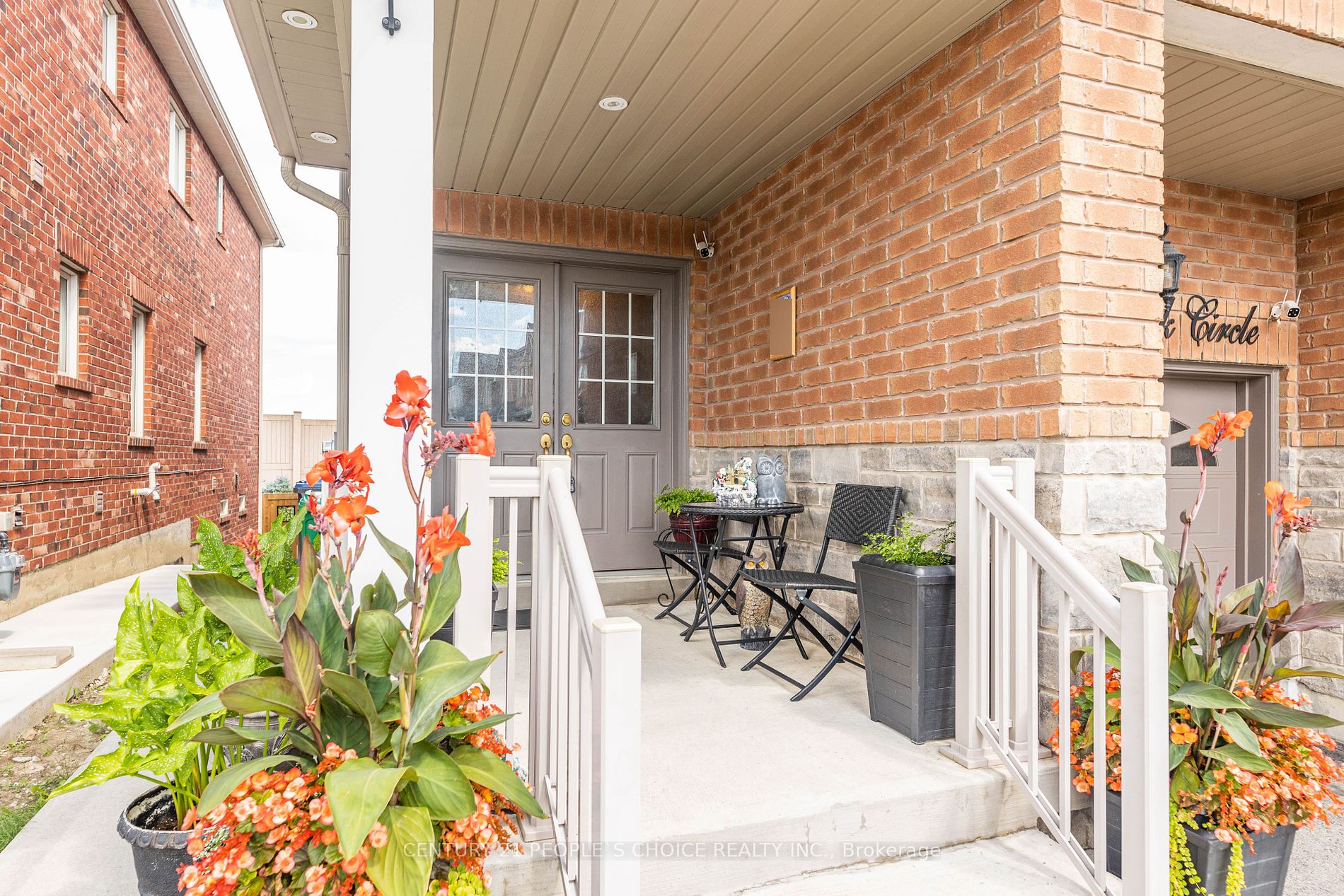 16 Gulfbrook Circ