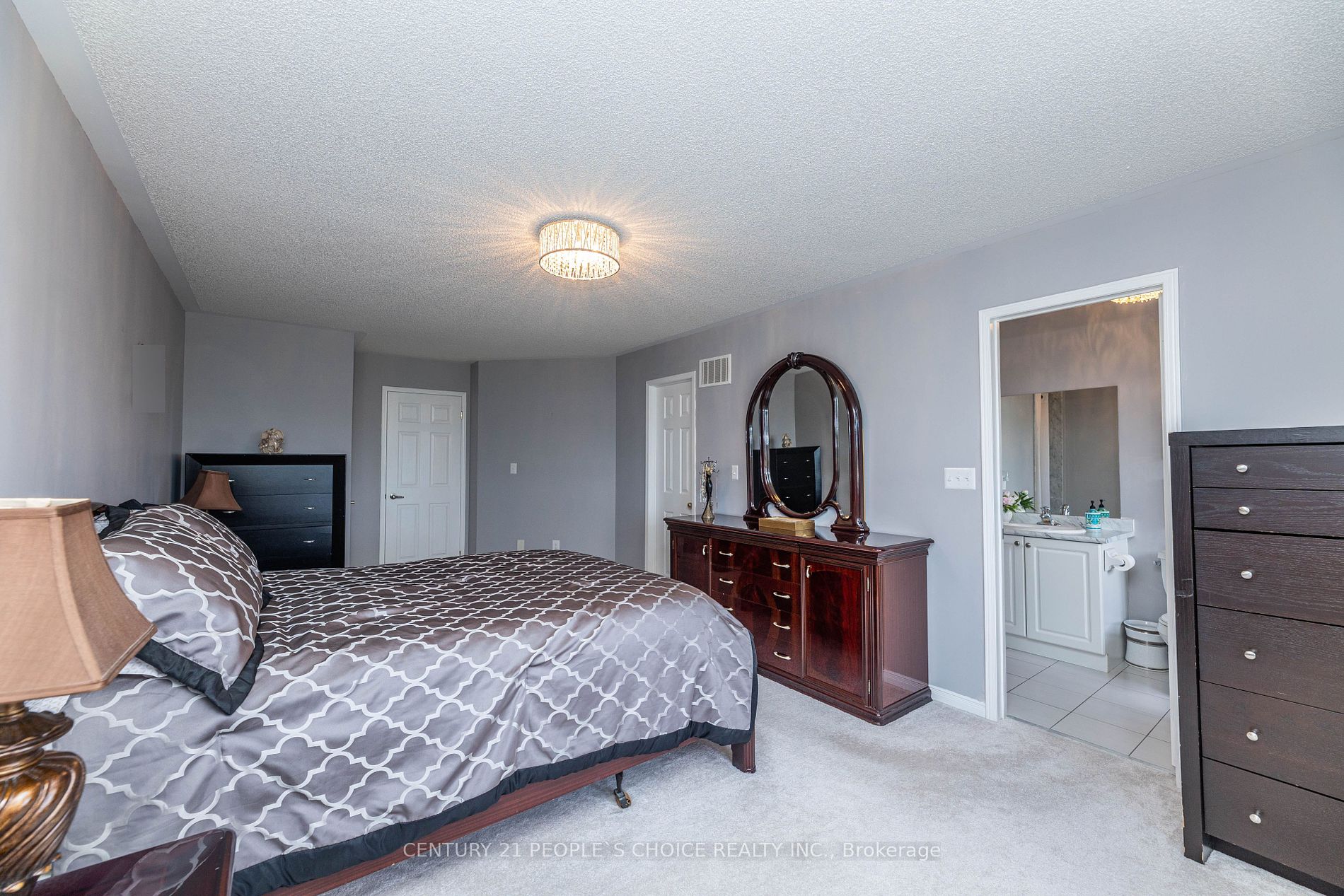 16 Gulfbrook Circ