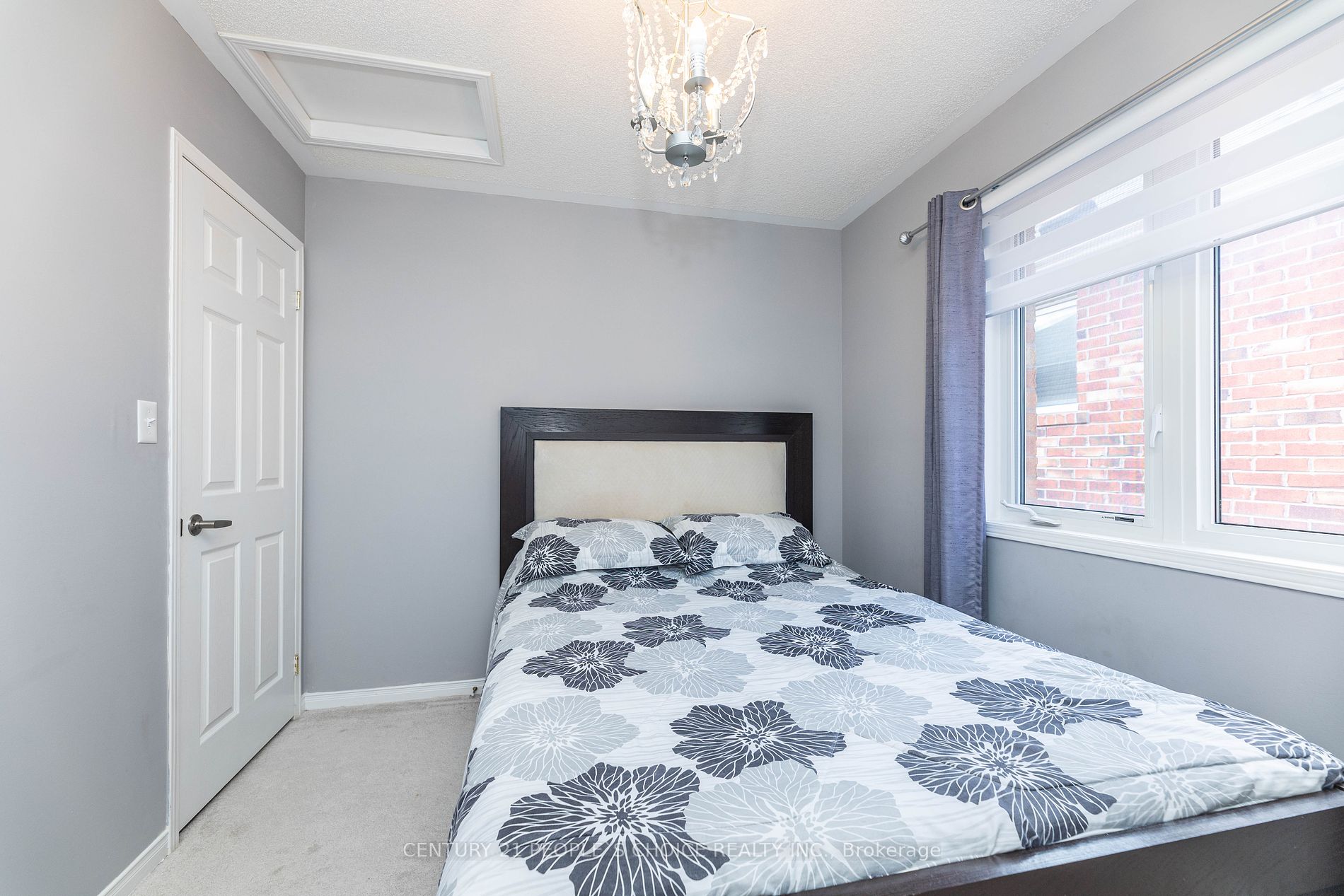 16 Gulfbrook Circ