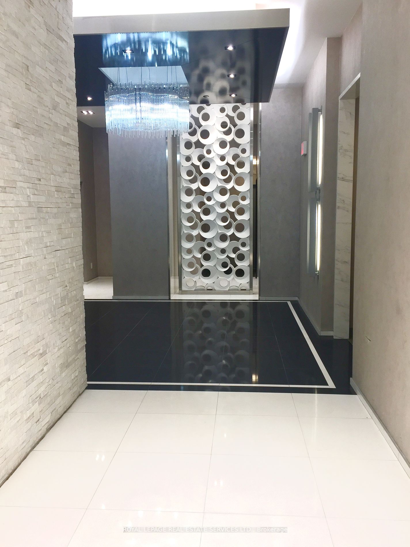 56 Annie Craig Dr, #3105