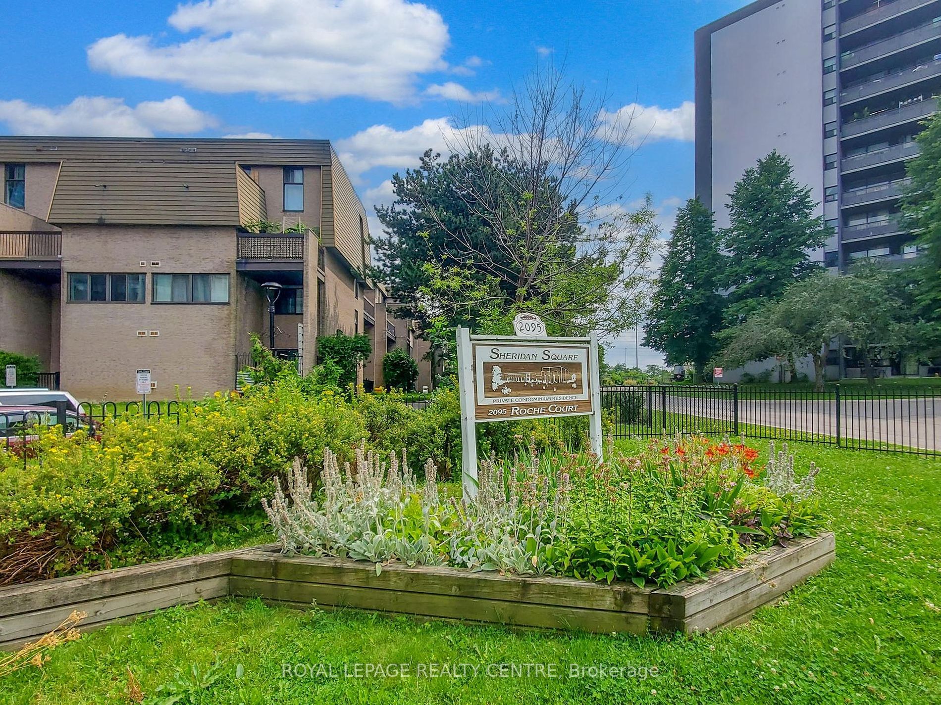 2095 Roche Crt, #127