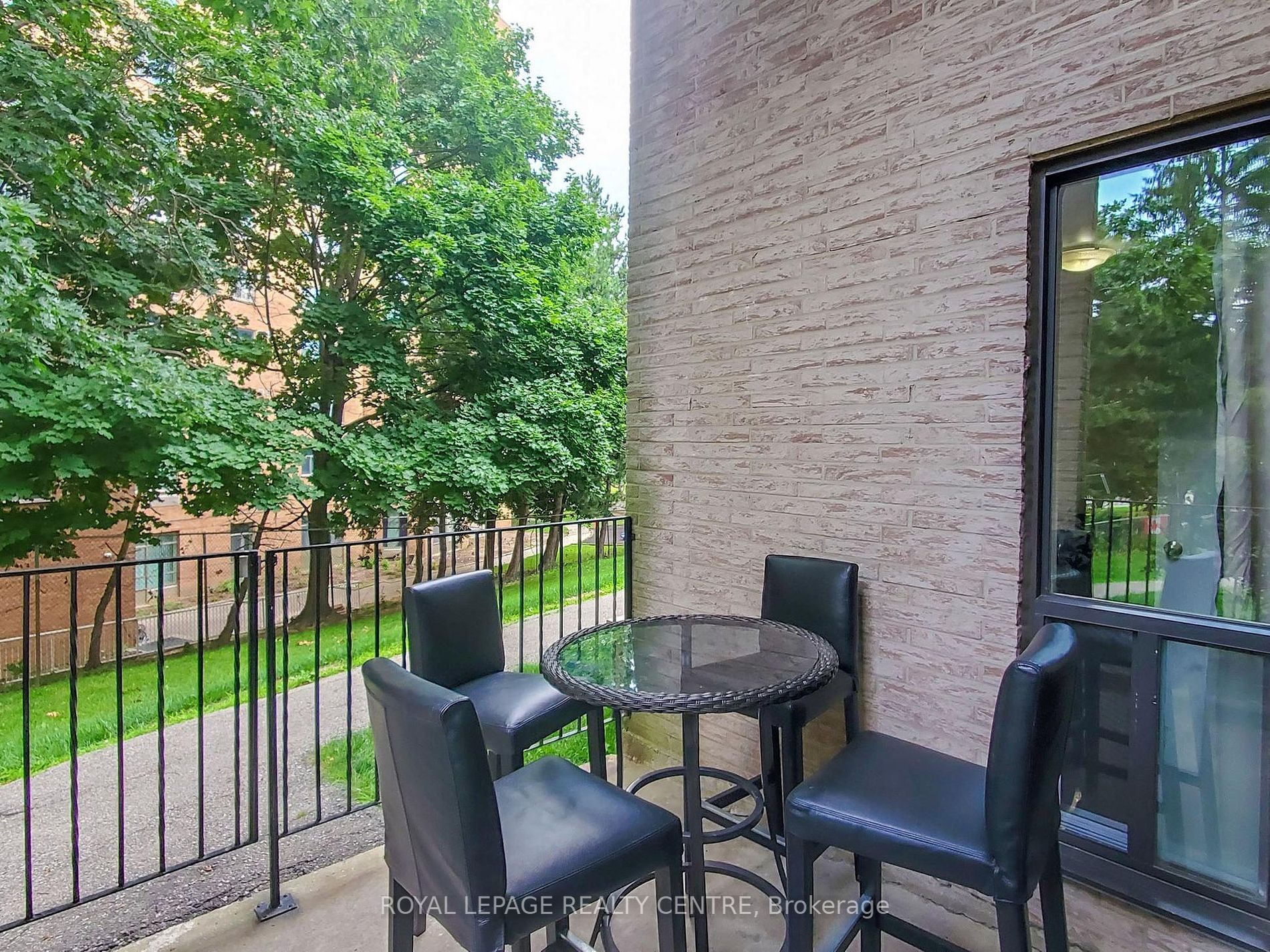 2095 Roche Crt, #127