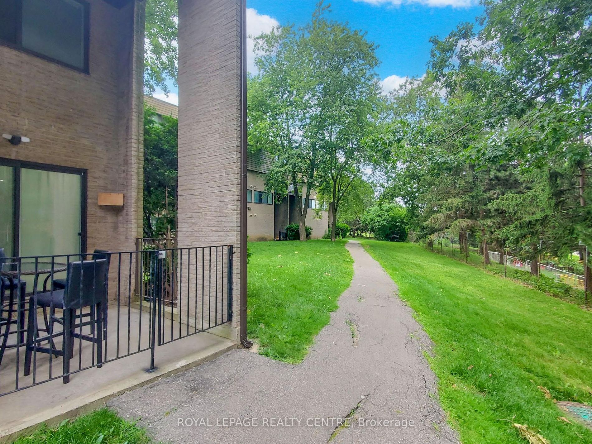 2095 Roche Crt, #127