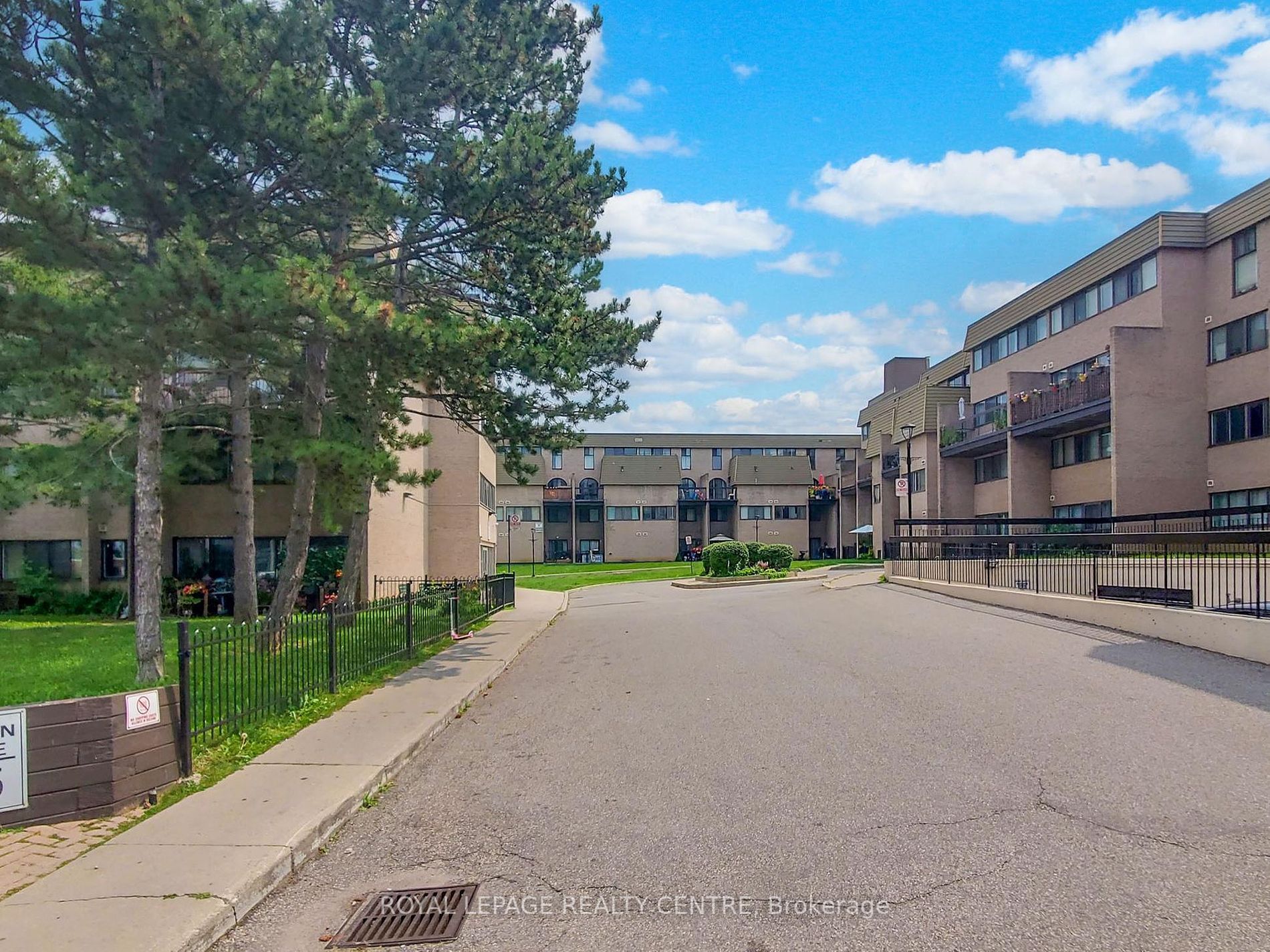 2095 Roche Crt, #127