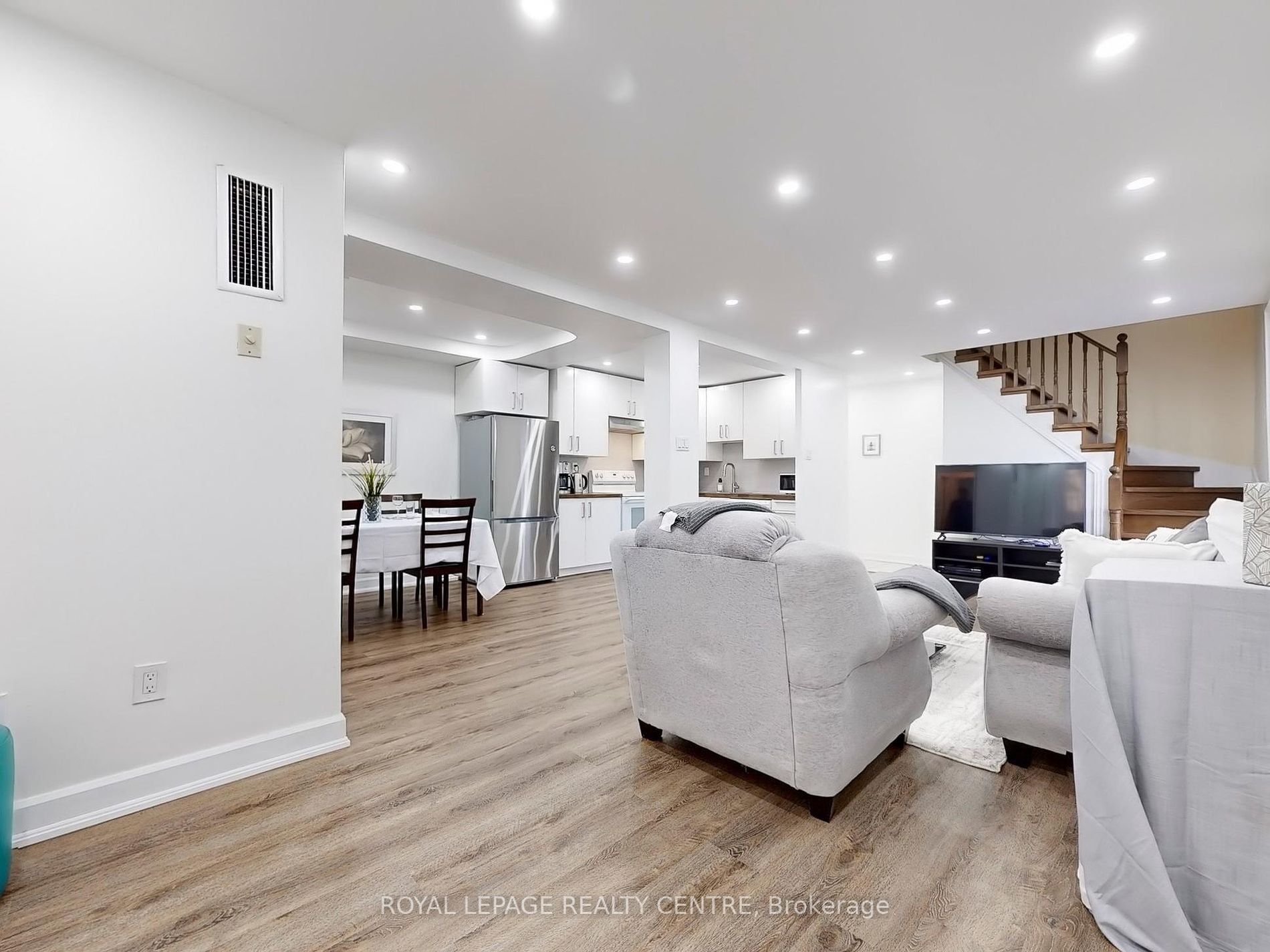 2095 Roche Crt, #127