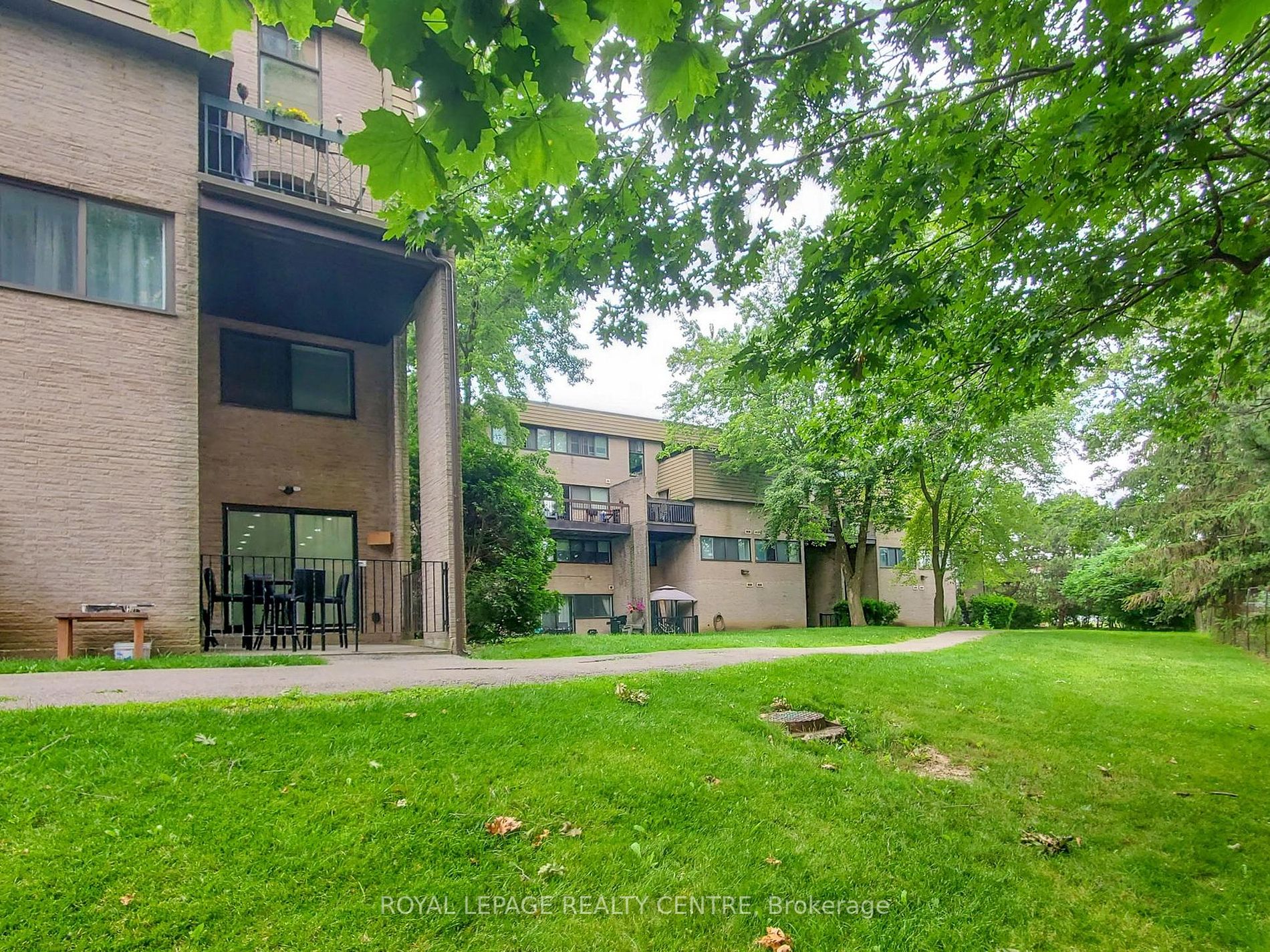 2095 Roche Crt, #127
