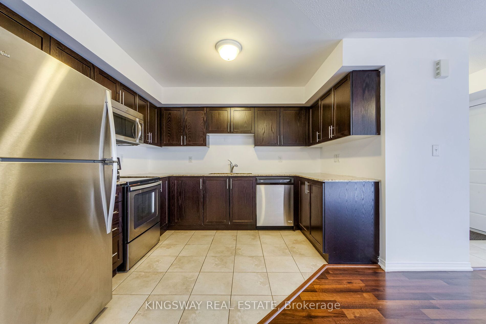 2492 Post Rd, #22