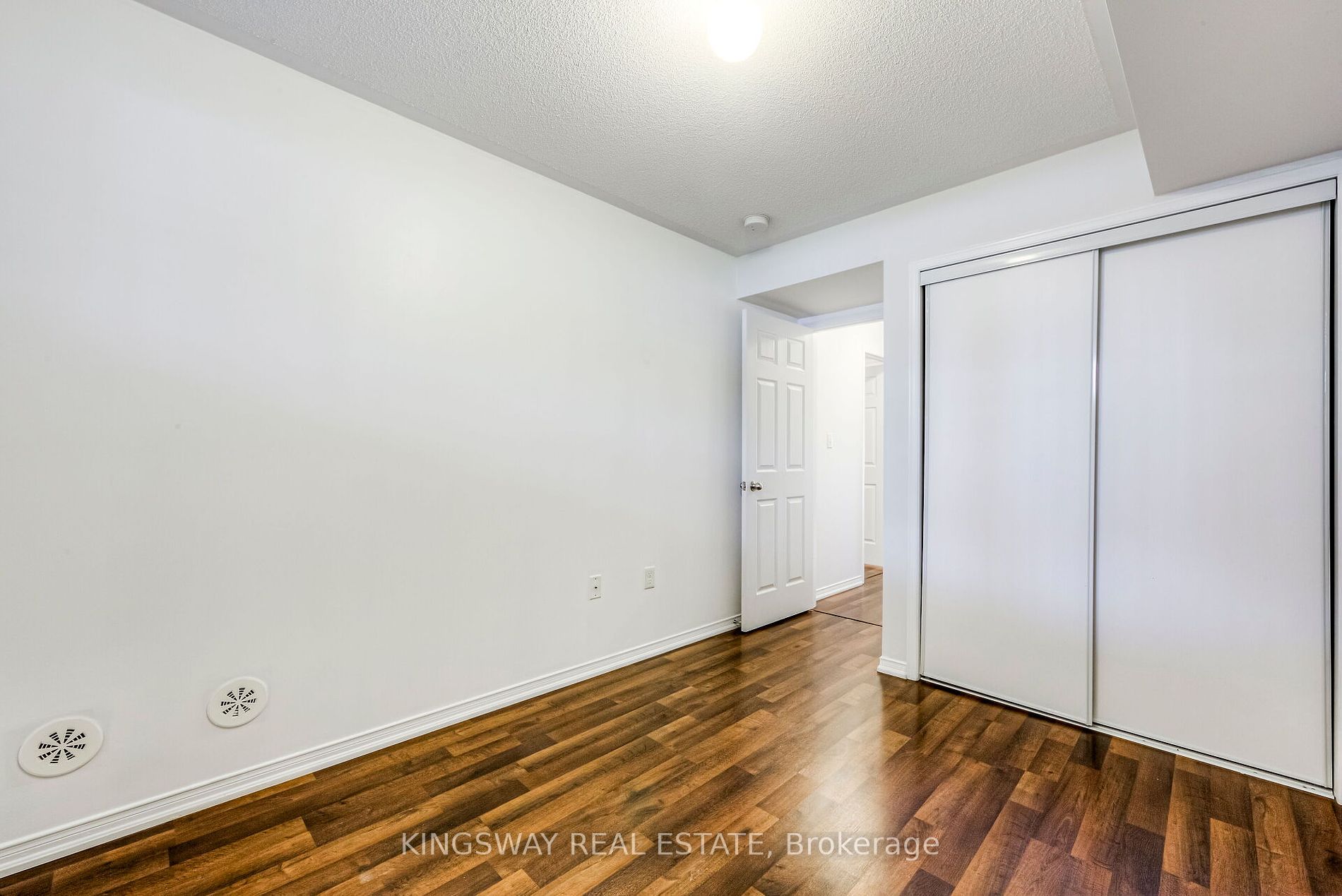2492 Post Rd, #22